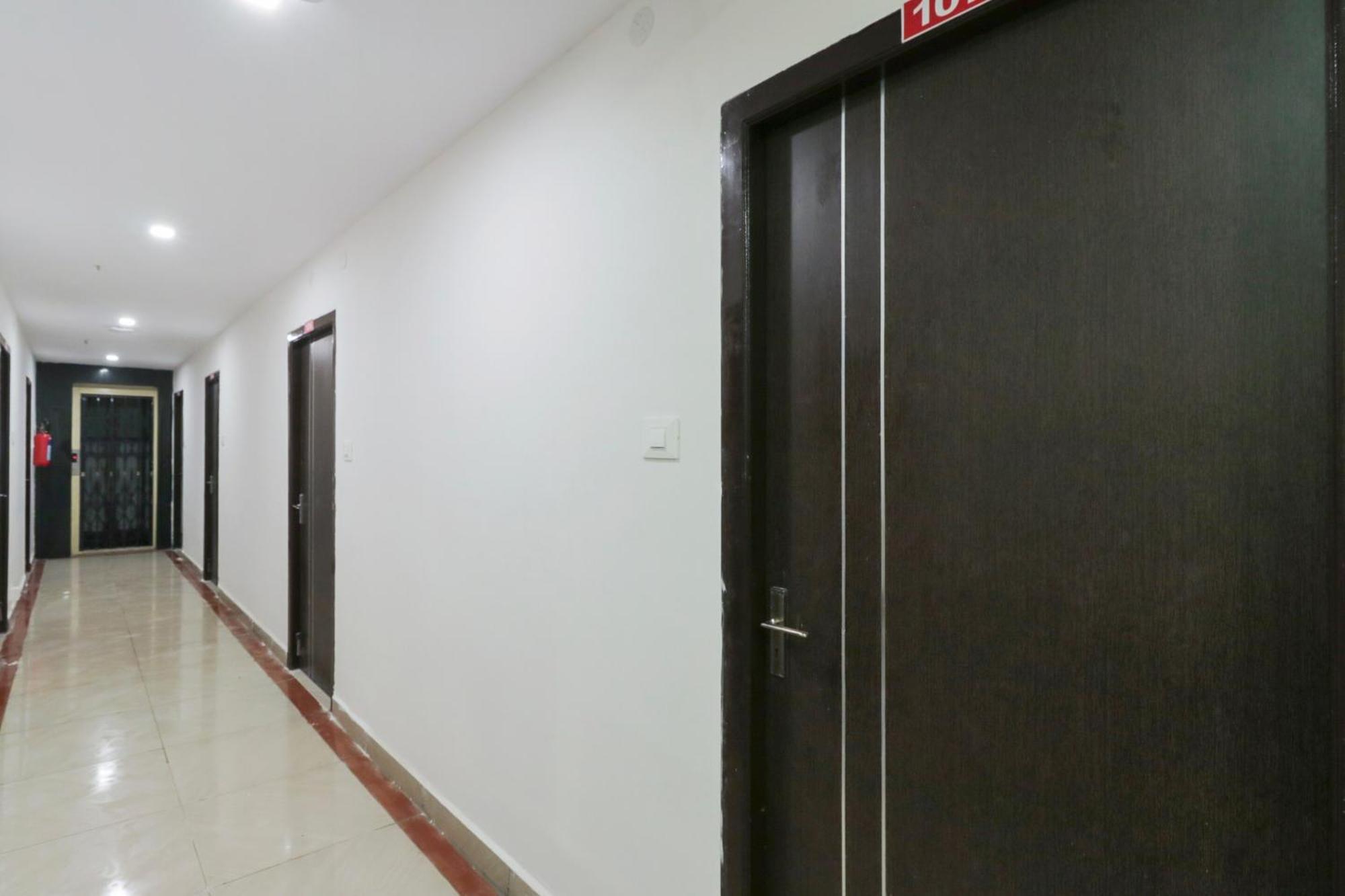 Hotel O Akshaya Elite Vijayawada Bagian luar foto